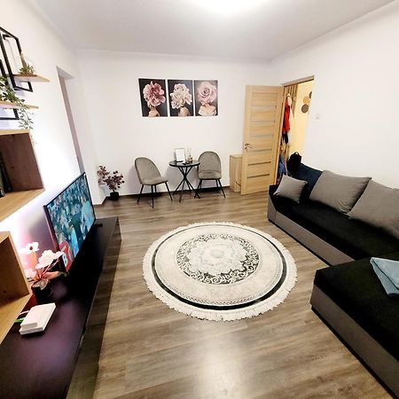 Christal Apartment Bacău Exterior foto
