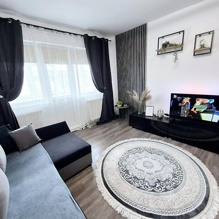 Christal Apartment Bacău Exterior foto